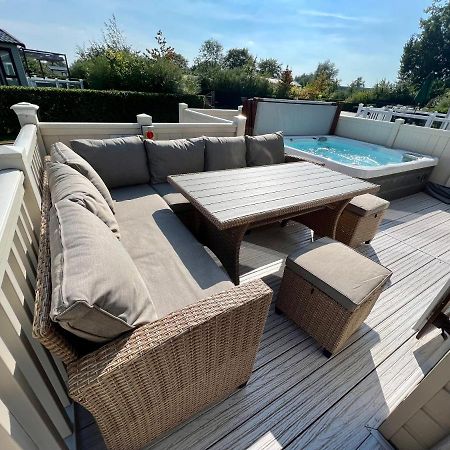 Cottontail Lodge - Hot Tub - Pet Friendly South Cerney Ngoại thất bức ảnh