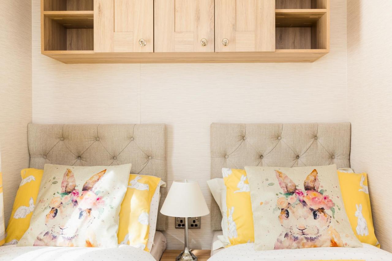 Cottontail Lodge - Hot Tub - Pet Friendly South Cerney Ngoại thất bức ảnh